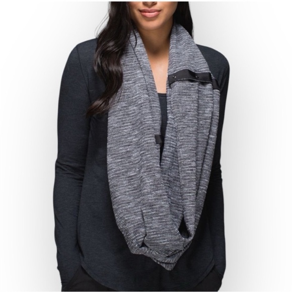 Lululemon Vinyasa Scarf - Picture 1 of 6